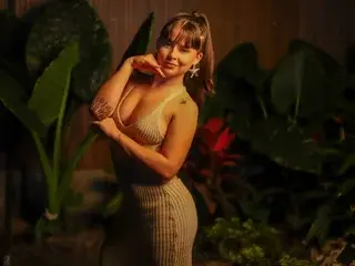Streamate Free Live Porn of CARRIE_GB