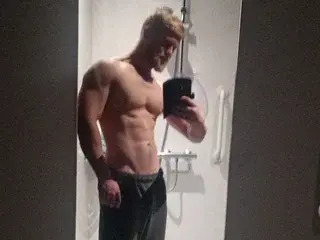 Streamate Live Sex Cam of Mr_Mysterious69