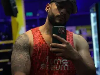 Streamate Live Sex Cam of Mike_Savage