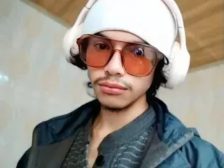 Streamate Live Porn of Frankie_Lm