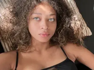 Streamate Best live sex cam show of WillowNoir