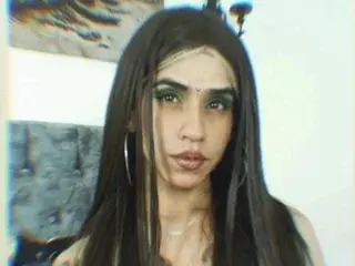 Streamate Watch Live Sex Cams of BellaPoisonous