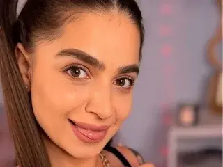 Streamate Free Live Porn of PureEllie