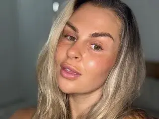 Streamate Sex Cam of ClaraXVale