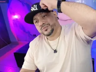 Streamate Best live sex cam show of Bigass_Bear