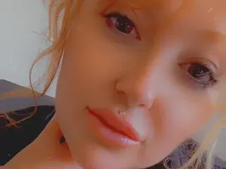 Streamate Free Live Porn of GingerBeee