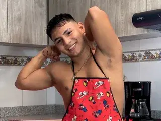 Streamate Live Sex of RichiMontes19