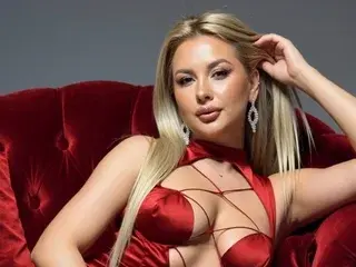 Streamate Nude Webcam of BriannaSpicee