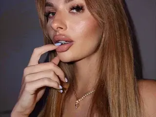 Streamate Live Sex Cam of LeyaMeyers
