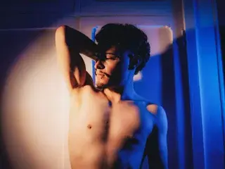 Streamate Live Porn of AleLux