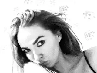 Streamate Nude Webcam of Qtpetite25