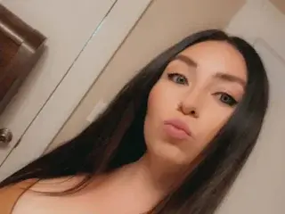 Streamate Private Sex Chat of MilfyLucy91