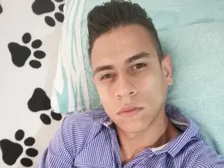 Streamate Live Sex Cam of candyboy21