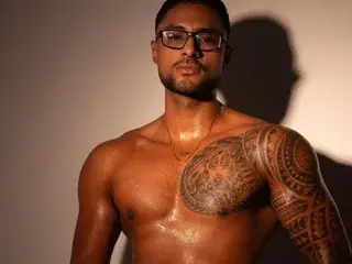 Streamate Live Sex Cam of Liam_Garcia