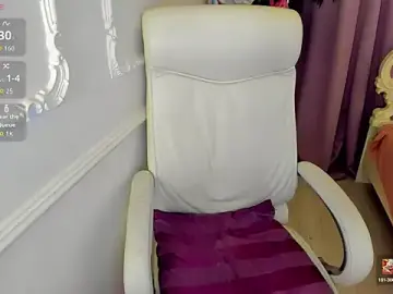 Stripchat Live Sex Cam of Lily_Marlin