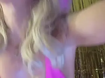 Stripchat Free Live Porn of SereneXX