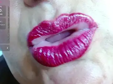 Stripchat Free Live Porn of Kerly_Doll