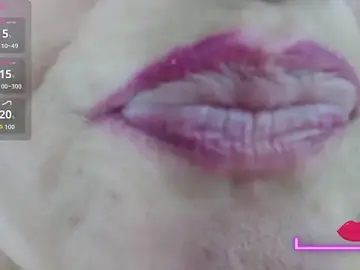 Stripchat Watch Live Sex Cams of Kerly_Doll