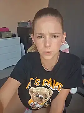 Stripchat Sex Chat of lucie_mehott