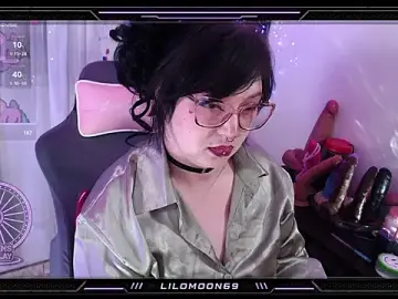 Stripchat Adult Webcam of LiloMoon69