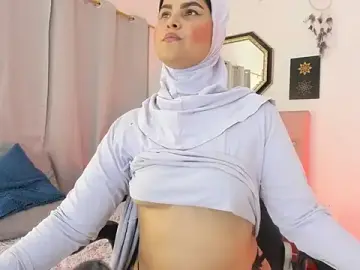 Stripchat Live Sex Cam of AishaAmin_
