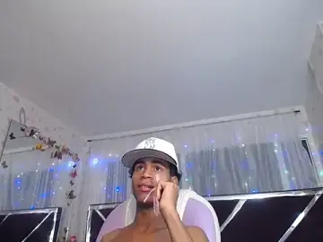 Stripchat Sex Cam of Santy_bigcock_01