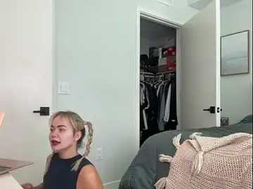 Stripchat Live Sex Cam of ElenaErickson
