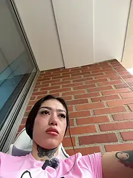 Stripchat Live Sex of Ellelie_77