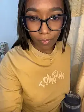 Stripchat Watch Live Sex Cams of chell_iivy