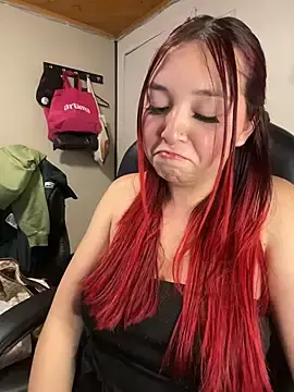 Stripchat Watch Live Sex Cams of Karen18_boobs