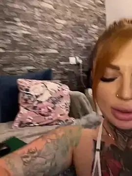 Stripchat Live Porn of krysstal003