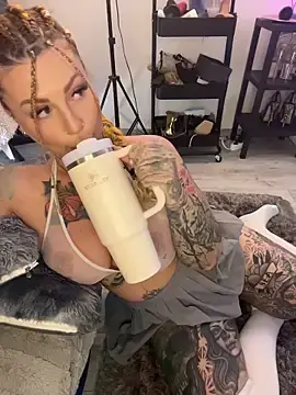 Stripchat Free Porn Cam of krysstal003