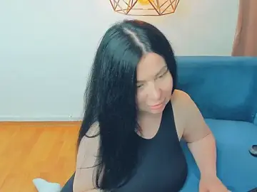 Stripchat Live Sex Cam of BrilliantGirll