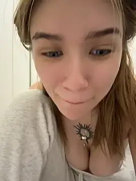 Stripchat Sex Chat of FlashTitsRoyal