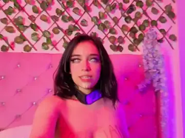 Stripchat Sex Chat of Kira-Berry