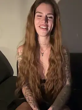 Stripchat Free Live Porn of EmiliaCatalina