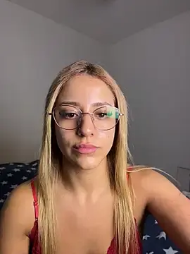Stripchat Free Live Porn of GiaPussy