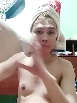 Stripchat Free Live Porn of QueenSoreal