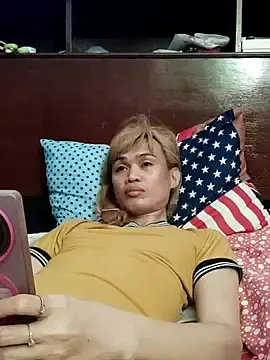 Stripchat Nude Webcam of QueenSoreal