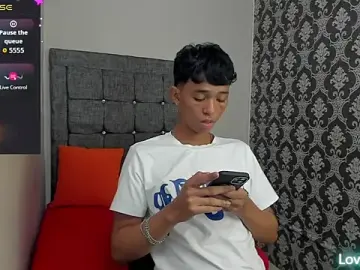 Stripchat Free Porn Cam of Little_Twink19x
