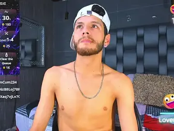 Stripchat Live Sex Cam of CHRIS_GREY