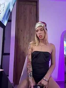 Stripchat Live Sex Cam of Courtney_gonet