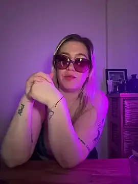 Stripchat Live Sex Cam of Granlady7