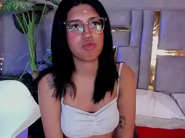 Stripchat Live Sex Cam of Karin_Ks