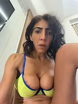 Stripchat Adult Video Chat of Yasmiinee