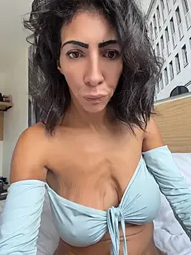Stripchat Live Sex Cam of Yasmiinee