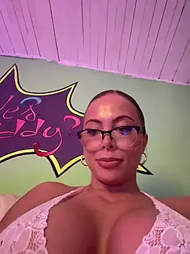 Stripchat Nude Webcam of TamaraSavage