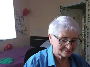 Stripchat Watch Live Sex Cams of Sandra_Snowflake