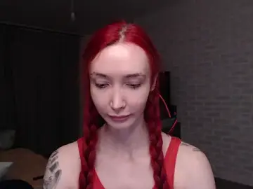 Stripchat Live Sex Cam of Roxy_Silver