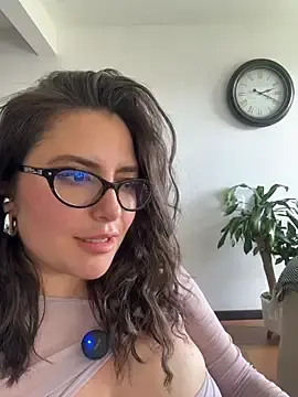Stripchat Watch Live Sex Cams of sukhakunis1